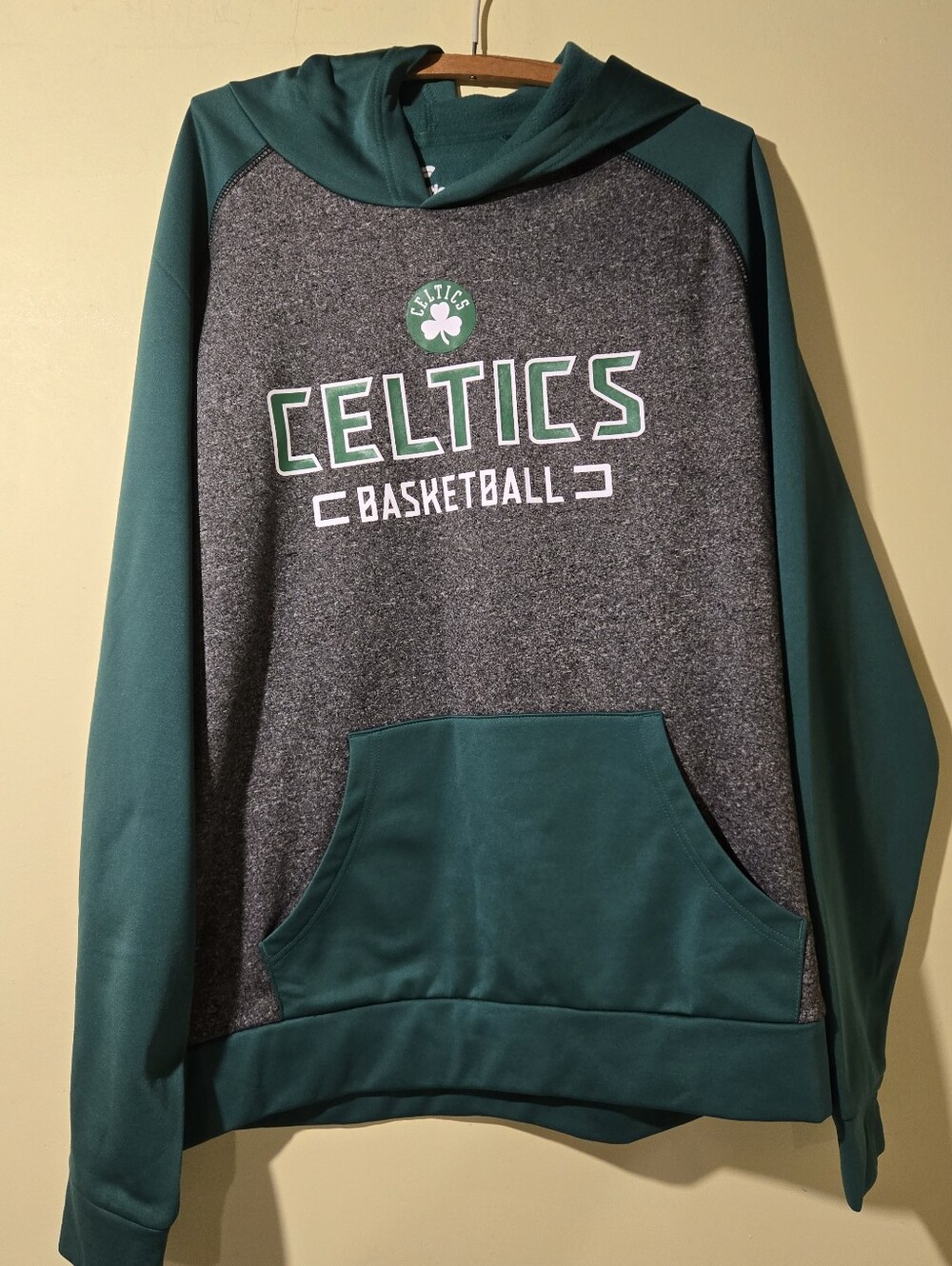 Men's Fanatics Boston Celtics Gray and Green Pullover Hoodie